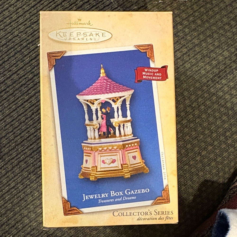 Vintage 2004 Hallmark Keepsake Jewelry Box Gazebo Ornament
